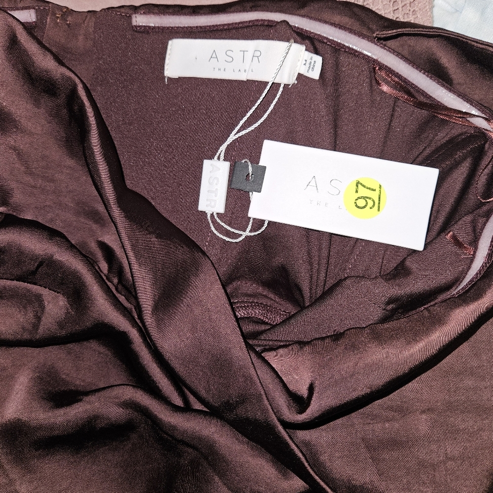 NWT ASTR the Label Gwyneria Off-Shoulder Midi Dress Eggplant Size M - Picture 5 of 5
